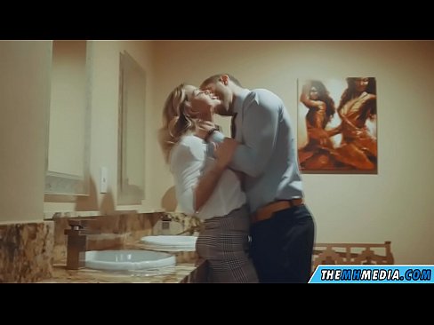 ❤️ Kad krūtiska blondīne pavedina tevi publiskā tualetē ❤❌ Anāls video pie lv.rex-porn-com.ru ❌